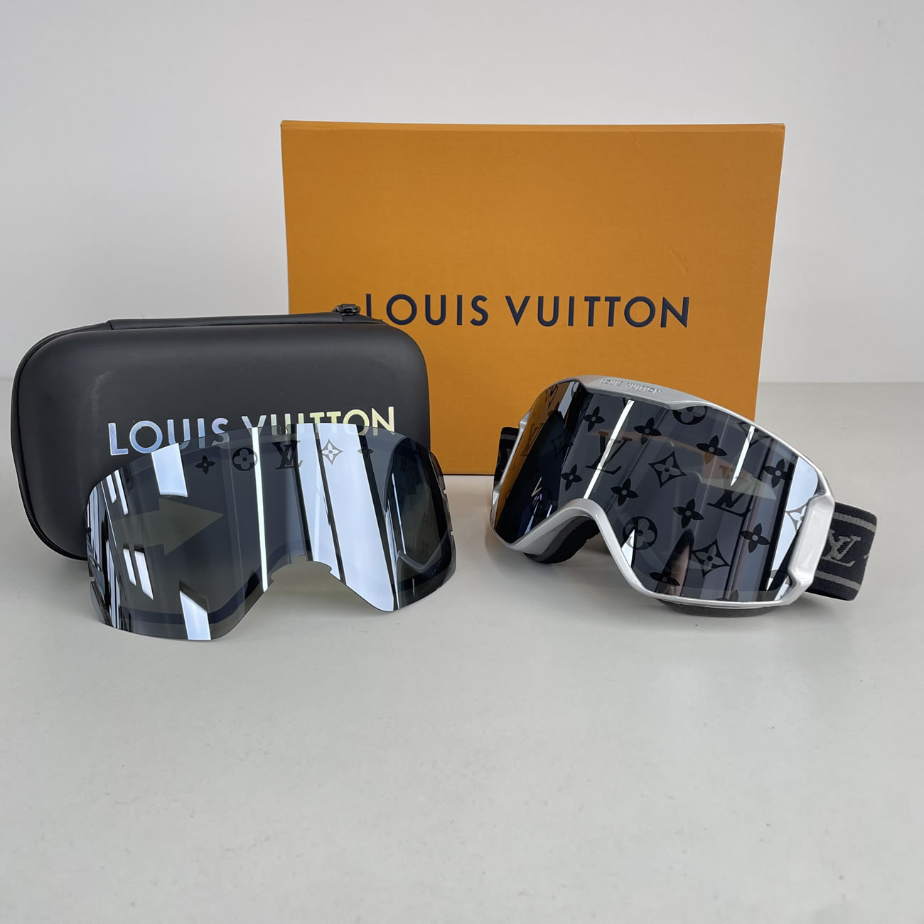 Louis Vuitton Lv Ski Mask Yellow Blue Black Pink Silvery White (14) - newkick.cc